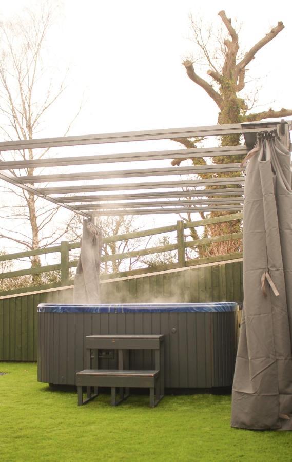 Caer Fedwen Barns Clwyd Cottage Two Bed, Barn Conversion With Private Hot Tub Bodfari Kültér fotó